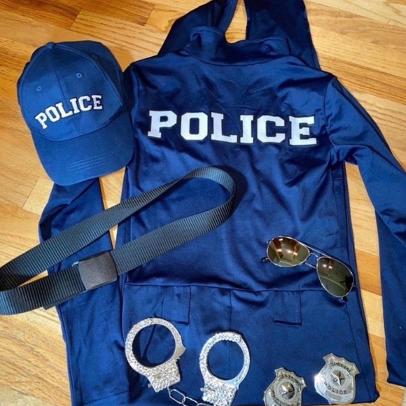 Five Oh Cutie Policewoman Costume. Spirit Halloween Size Small (4-6). Worn Once - Picture 9 of 10